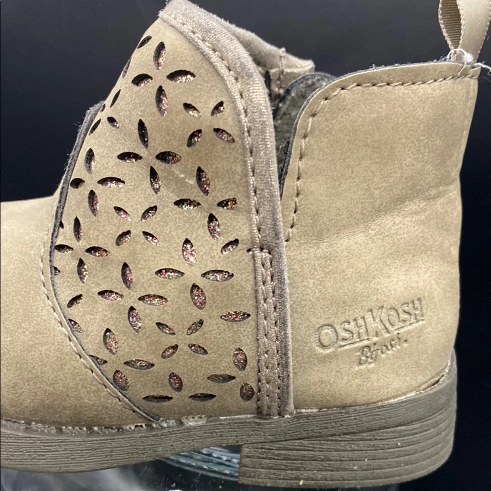 OshKosh B’gosh Toddler Girls Tan Ankle Boots Size 5M Side Zip Floral Cutout